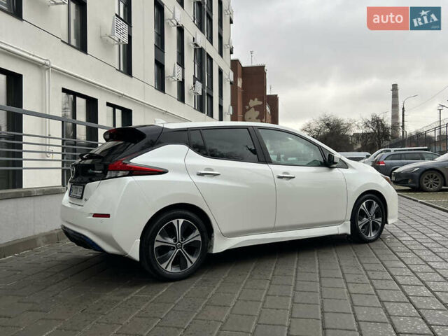 Белый Ниссан Лиф, объемом двигателя 0 л и пробегом 27 тыс. км за 13700 $, фото 9 на Automoto.ua