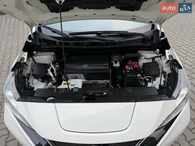 Білий Ніссан Ліф, об'ємом двигуна 0 л та пробігом 46 тис. км за 13800 $, фото 32 на Automoto.ua