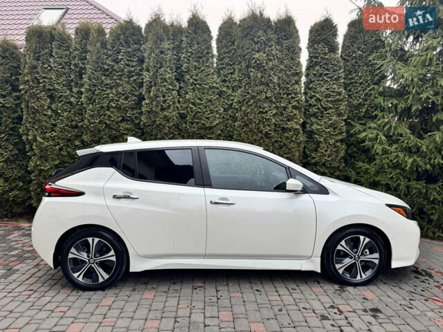 Белый Ниссан Лиф, объемом двигателя 0 л и пробегом 27 тыс. км за 12900 $, фото 12 на Automoto.ua