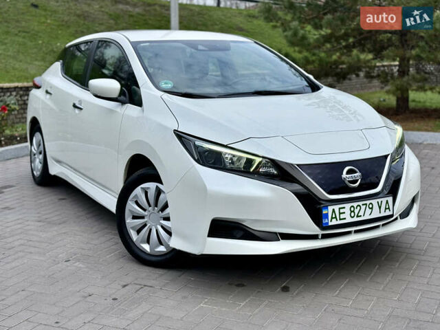 Белый Ниссан Лиф, объемом двигателя 0 л и пробегом 115 тыс. км за 11700 $, фото 11 на Automoto.ua