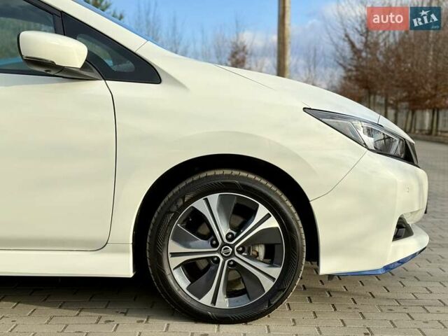 Белый Ниссан Лиф, объемом двигателя 0 л и пробегом 98 тыс. км за 15950 $, фото 35 на Automoto.ua