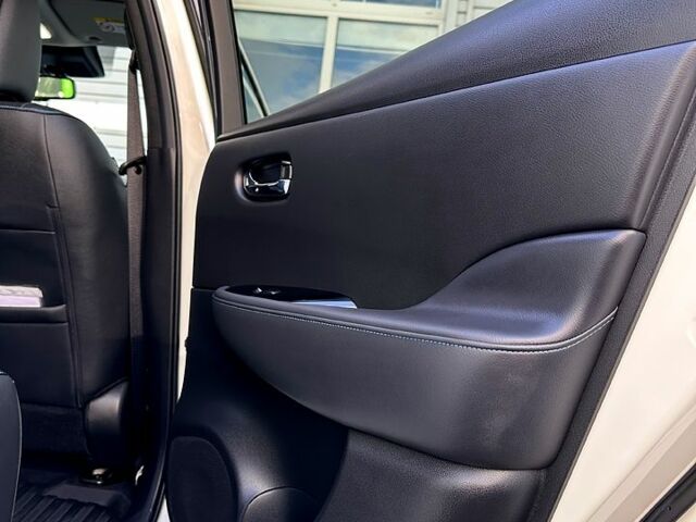 Белый Ниссан Лиф, объемом двигателя 0.16 л и пробегом 99 тыс. км за 16700 $, фото 6 на Automoto.ua