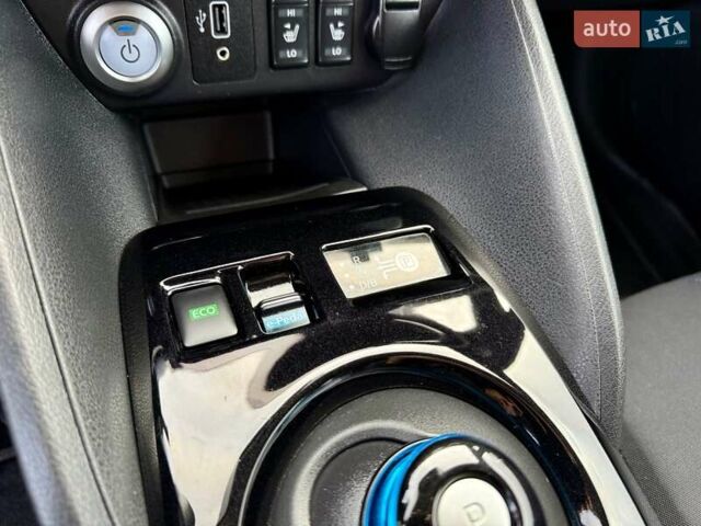 Белый Ниссан Лиф, объемом двигателя 0 л и пробегом 98 тыс. км за 15950 $, фото 59 на Automoto.ua