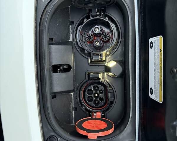 Белый Ниссан Лиф, объемом двигателя 0 л и пробегом 77 тыс. км за 13200 $, фото 43 на Automoto.ua