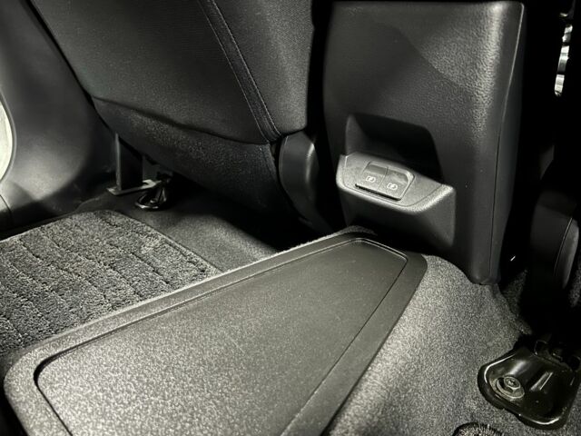 Белый Ниссан Лиф, объемом двигателя 0 л и пробегом 27 тыс. км за 13800 $, фото 20 на Automoto.ua