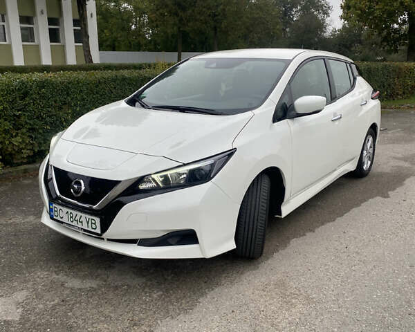 Белый Ниссан Лиф, объемом двигателя 0 л и пробегом 41 тыс. км за 13100 $, фото 1 на Automoto.ua