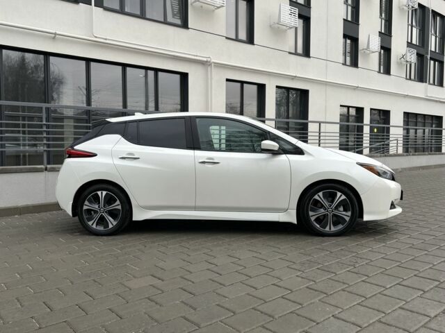 Белый Ниссан Лиф, объемом двигателя 0 л и пробегом 27 тыс. км за 13800 $, фото 7 на Automoto.ua