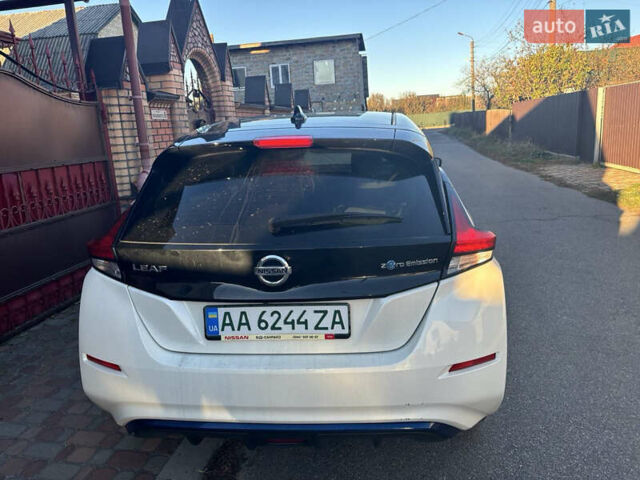 Белый Ниссан Лиф, объемом двигателя 0 л и пробегом 112 тыс. км за 13300 $, фото 14 на Automoto.ua