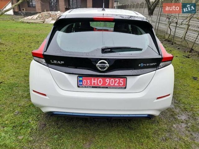 Белый Ниссан Лиф, объемом двигателя 0 л и пробегом 20 тыс. км за 14000 $, фото 2 на Automoto.ua