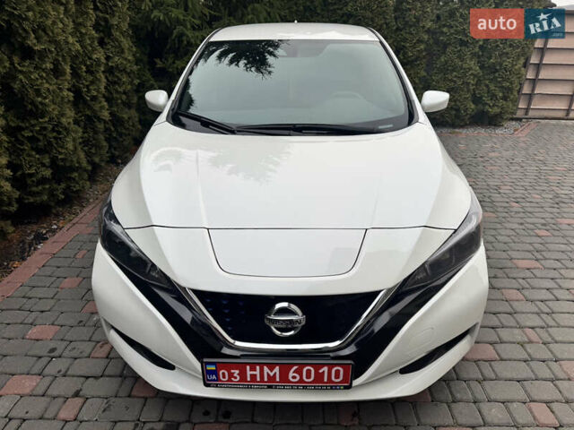 Белый Ниссан Лиф, объемом двигателя 0 л и пробегом 27 тыс. км за 12900 $, фото 3 на Automoto.ua