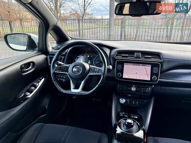 Белый Ниссан Лиф, объемом двигателя 0 л и пробегом 98 тыс. км за 15950 $, фото 92 на Automoto.ua