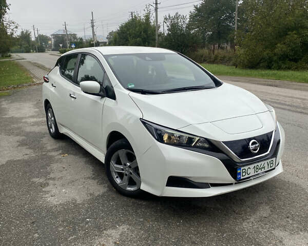 Белый Ниссан Лиф, объемом двигателя 0 л и пробегом 41 тыс. км за 13100 $, фото 3 на Automoto.ua