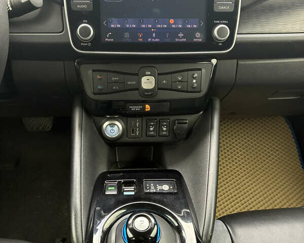 Білий Ніссан Ліф, об'ємом двигуна 0 л та пробігом 46 тис. км за 17750 $, фото 17 на Automoto.ua