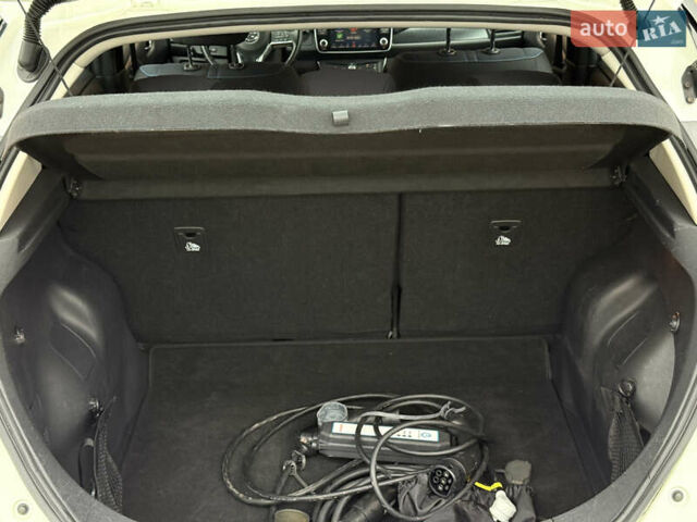 Белый Ниссан Лиф, объемом двигателя 0 л и пробегом 109 тыс. км за 11999 $, фото 43 на Automoto.ua