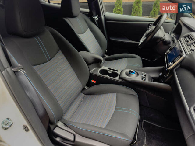 Білий Ніссан Ліф, об'ємом двигуна 0 л та пробігом 18 тис. км за 14500 $, фото 100 на Automoto.ua