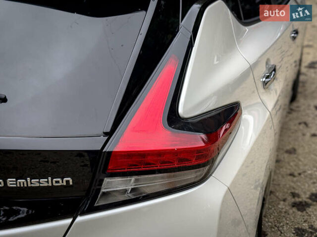 Білий Ніссан Ліф, об'ємом двигуна 0 л та пробігом 18 тис. км за 14500 $, фото 51 на Automoto.ua