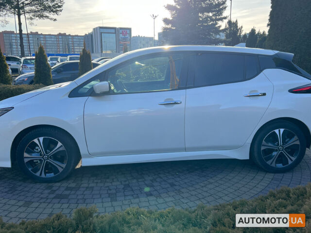 Білий Ніссан Ліф, об'ємом двигуна 40 л та пробігом 10 тис. км за 17500 $, фото 3 на Automoto.ua