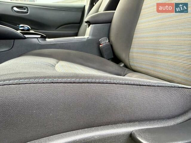 Белый Ниссан Лиф, объемом двигателя 0 л и пробегом 98 тыс. км за 15950 $, фото 46 на Automoto.ua