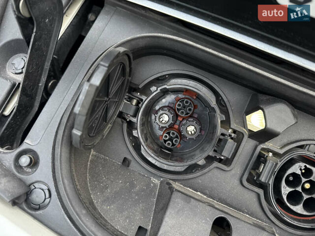 Белый Ниссан Лиф, объемом двигателя 0 л и пробегом 115 тыс. км за 11700 $, фото 48 на Automoto.ua