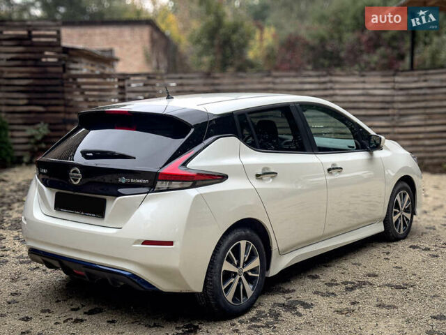 Білий Ніссан Ліф, об'ємом двигуна 0 л та пробігом 18 тис. км за 14500 $, фото 3 на Automoto.ua
