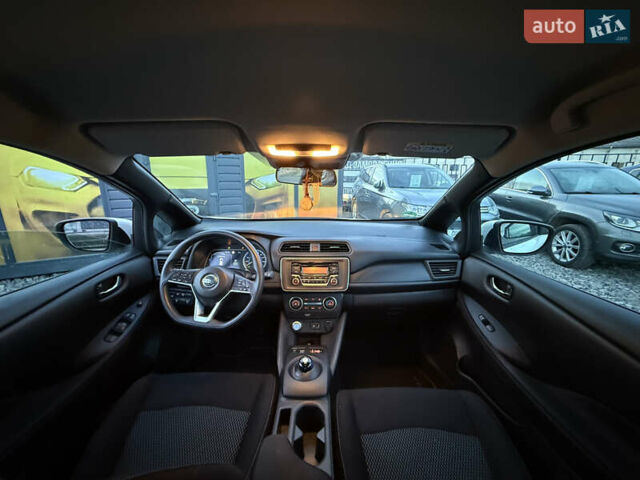 Белый Ниссан Лиф, объемом двигателя 0 л и пробегом 43 тыс. км за 12500 $, фото 4 на Automoto.ua