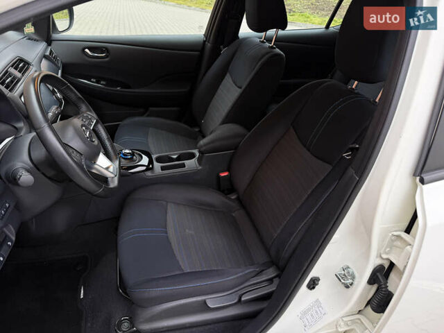 Белый Ниссан Лиф, объемом двигателя 0 л и пробегом 109 тыс. км за 11999 $, фото 34 на Automoto.ua