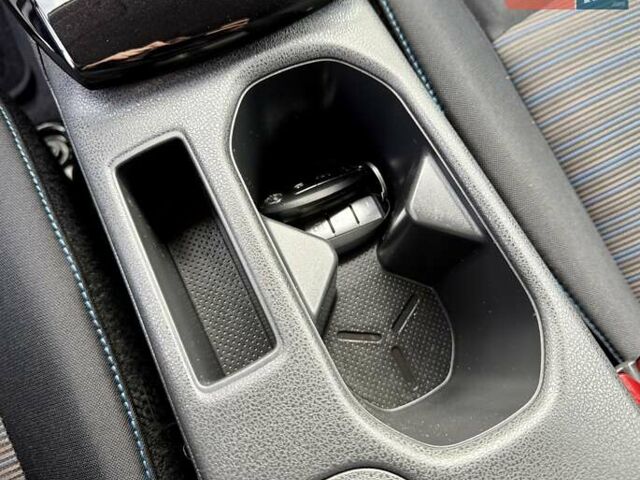 Белый Ниссан Лиф, объемом двигателя 0 л и пробегом 98 тыс. км за 15950 $, фото 57 на Automoto.ua