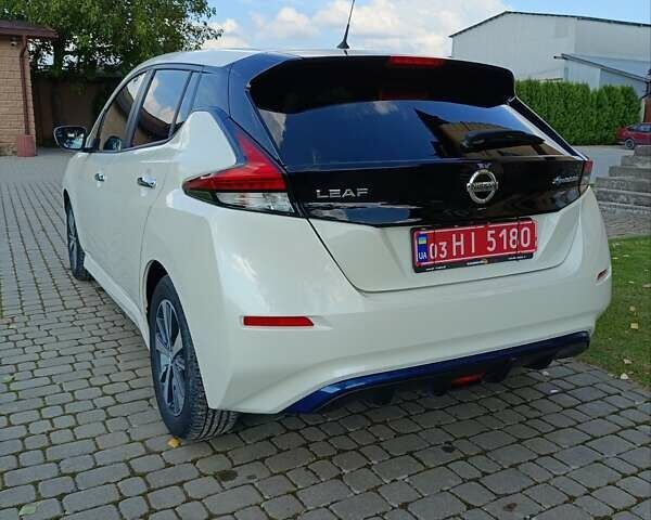 Белый Ниссан Лиф, объемом двигателя 0 л и пробегом 18 тыс. км за 13999 $, фото 6 на Automoto.ua