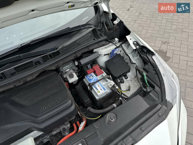 Белый Ниссан Лиф, объемом двигателя 0 л и пробегом 115 тыс. км за 11700 $, фото 50 на Automoto.ua