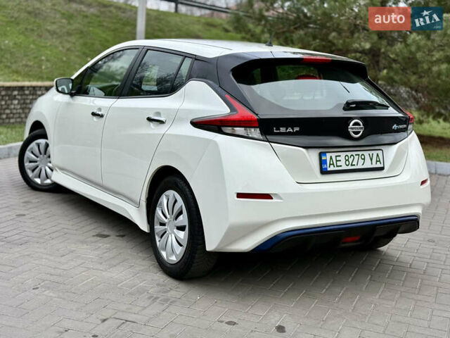 Белый Ниссан Лиф, объемом двигателя 0 л и пробегом 115 тыс. км за 11700 $, фото 2 на Automoto.ua