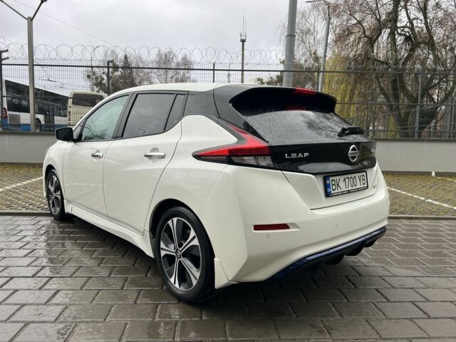 Белый Ниссан Лиф, объемом двигателя 0 л и пробегом 27 тыс. км за 13800 $, фото 5 на Automoto.ua