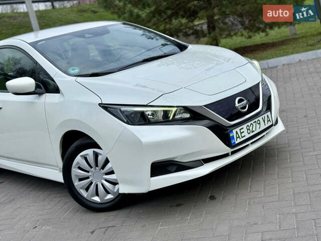 Белый Ниссан Лиф, объемом двигателя 0 л и пробегом 115 тыс. км за 11700 $, фото 12 на Automoto.ua