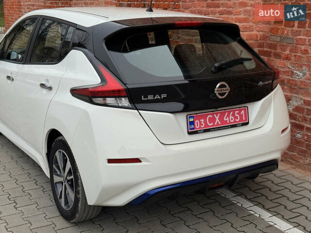 Белый Ниссан Лиф, объемом двигателя 0 л и пробегом 109 тыс. км за 11999 $, фото 12 на Automoto.ua