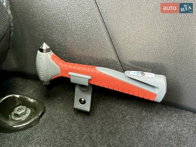 Белый Ниссан Лиф, объемом двигателя 0 л и пробегом 98 тыс. км за 15950 $, фото 76 на Automoto.ua