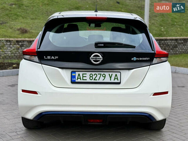 Белый Ниссан Лиф, объемом двигателя 0 л и пробегом 115 тыс. км за 11700 $, фото 14 на Automoto.ua