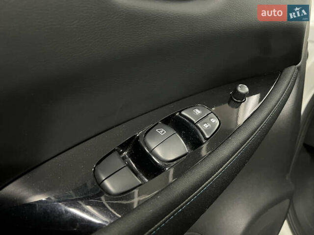 Белый Ниссан Лиф, объемом двигателя 0 л и пробегом 27 тыс. км за 13700 $, фото 32 на Automoto.ua