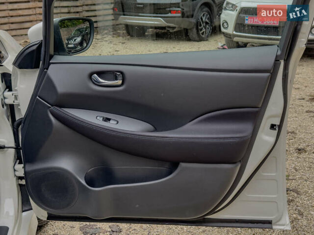 Білий Ніссан Ліф, об'ємом двигуна 0 л та пробігом 18 тис. км за 14500 $, фото 99 на Automoto.ua