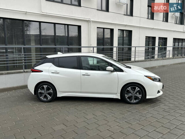 Белый Ниссан Лиф, объемом двигателя 0 л и пробегом 27 тыс. км за 13700 $, фото 11 на Automoto.ua