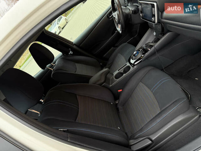 Белый Ниссан Лиф, объемом двигателя 0 л и пробегом 109 тыс. км за 11999 $, фото 32 на Automoto.ua