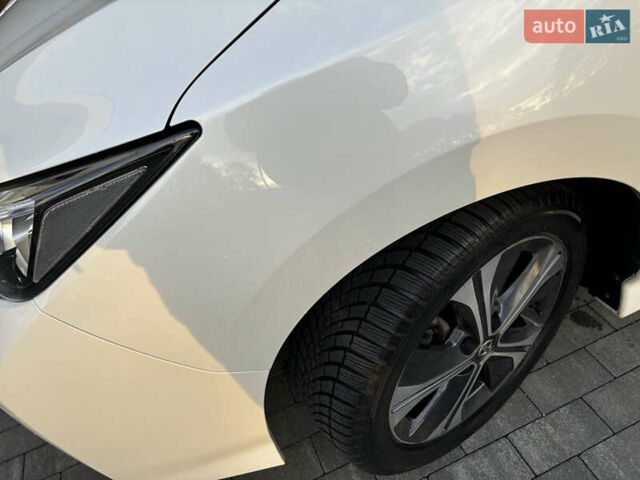 Белый Ниссан Лиф, объемом двигателя 0 л и пробегом 112 тыс. км за 13300 $, фото 26 на Automoto.ua