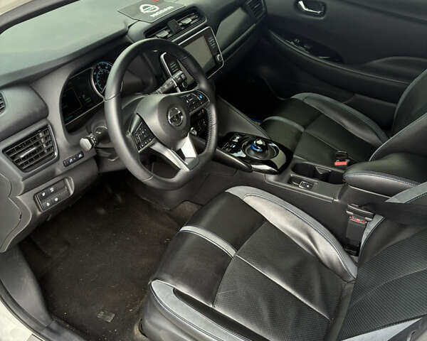 Білий Ніссан Ліф, об'ємом двигуна 0 л та пробігом 46 тис. км за 17750 $, фото 11 на Automoto.ua