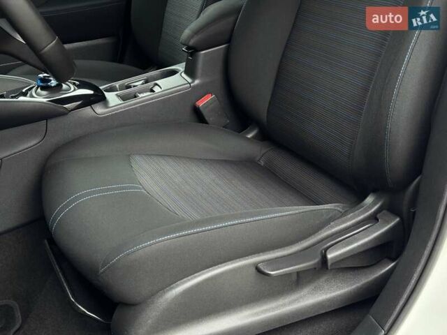 Білий Ніссан Ліф, об'ємом двигуна 0 л та пробігом 46 тис. км за 13800 $, фото 42 на Automoto.ua