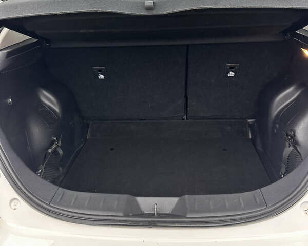 Білий Ніссан Ліф, об'ємом двигуна 0 л та пробігом 32 тис. км за 13999 $, фото 8 на Automoto.ua