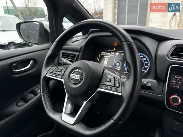 Белый Ниссан Лиф, объемом двигателя 0 л и пробегом 77 тыс. км за 13200 $, фото 29 на Automoto.ua