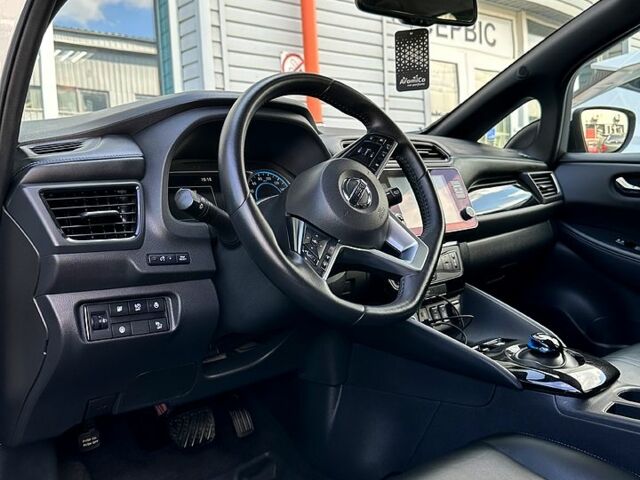 Белый Ниссан Лиф, объемом двигателя 0.16 л и пробегом 99 тыс. км за 16700 $, фото 5 на Automoto.ua