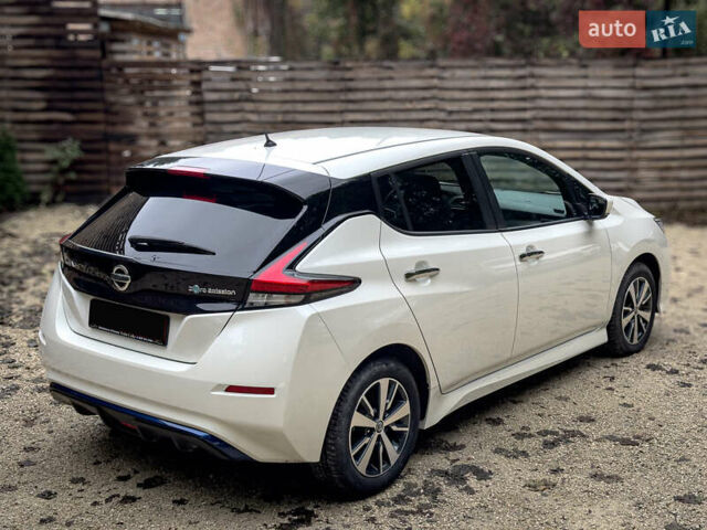 Білий Ніссан Ліф, об'ємом двигуна 0 л та пробігом 18 тис. км за 14500 $, фото 21 на Automoto.ua