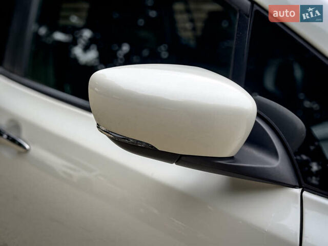 Білий Ніссан Ліф, об'ємом двигуна 0 л та пробігом 18 тис. км за 14500 $, фото 52 на Automoto.ua