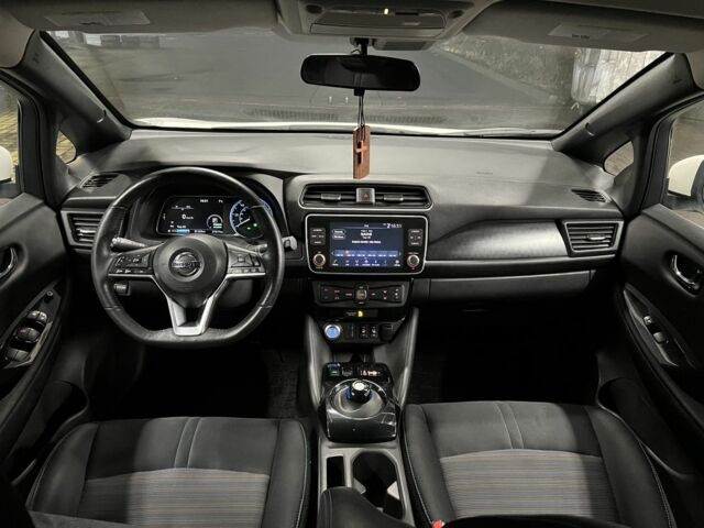 Белый Ниссан Лиф, объемом двигателя 0 л и пробегом 27 тыс. км за 13800 $, фото 16 на Automoto.ua