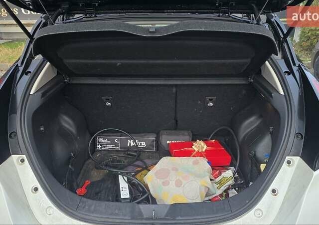 Белый Ниссан Лиф, объемом двигателя 0 л и пробегом 41 тыс. км за 17616 $, фото 6 на Automoto.ua