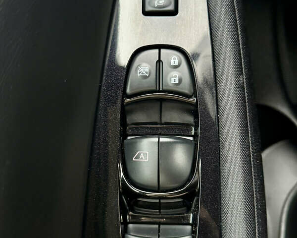 Белый Ниссан Лиф, объемом двигателя 0 л и пробегом 44 тыс. км за 14950 $, фото 28 на Automoto.ua